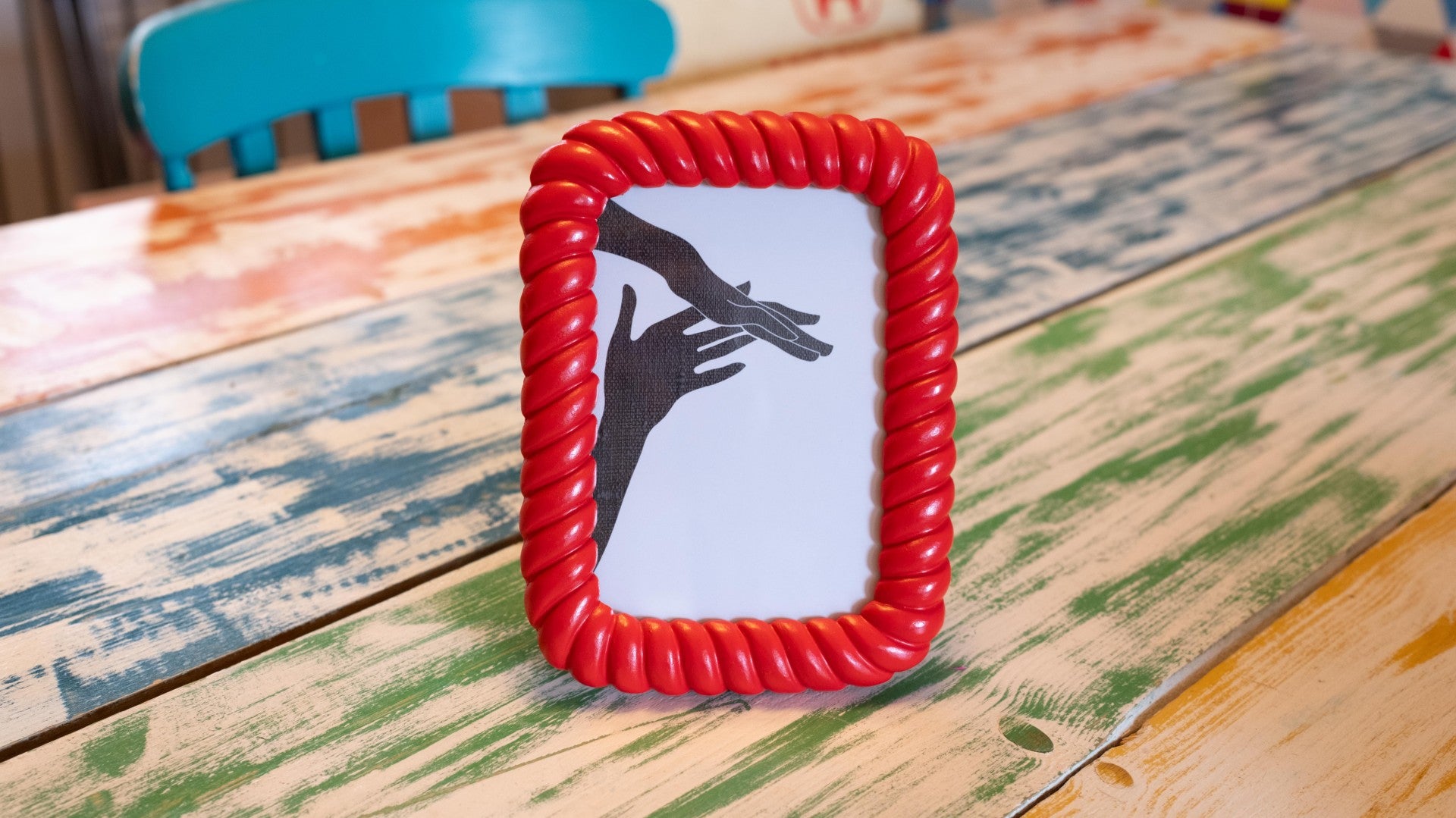 Red Twisted 6x4 Photo Frame